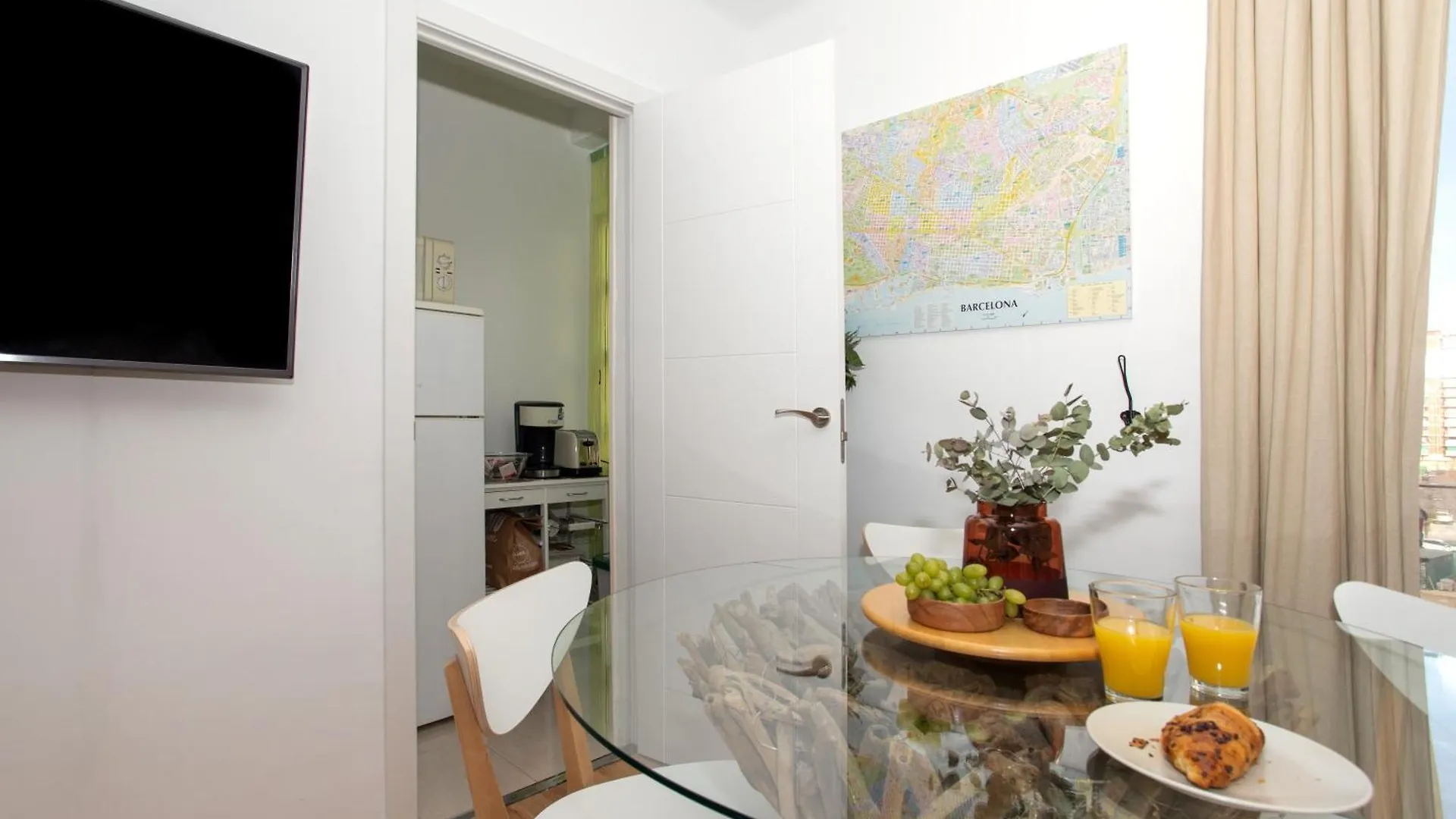 Sunshine & Beach Urban Two-Bedroom Barcelona 0*,  Spanyolország