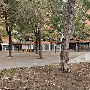 8 Min Walk To The & 10 Min Walk To Convention Centre ! Barcelona