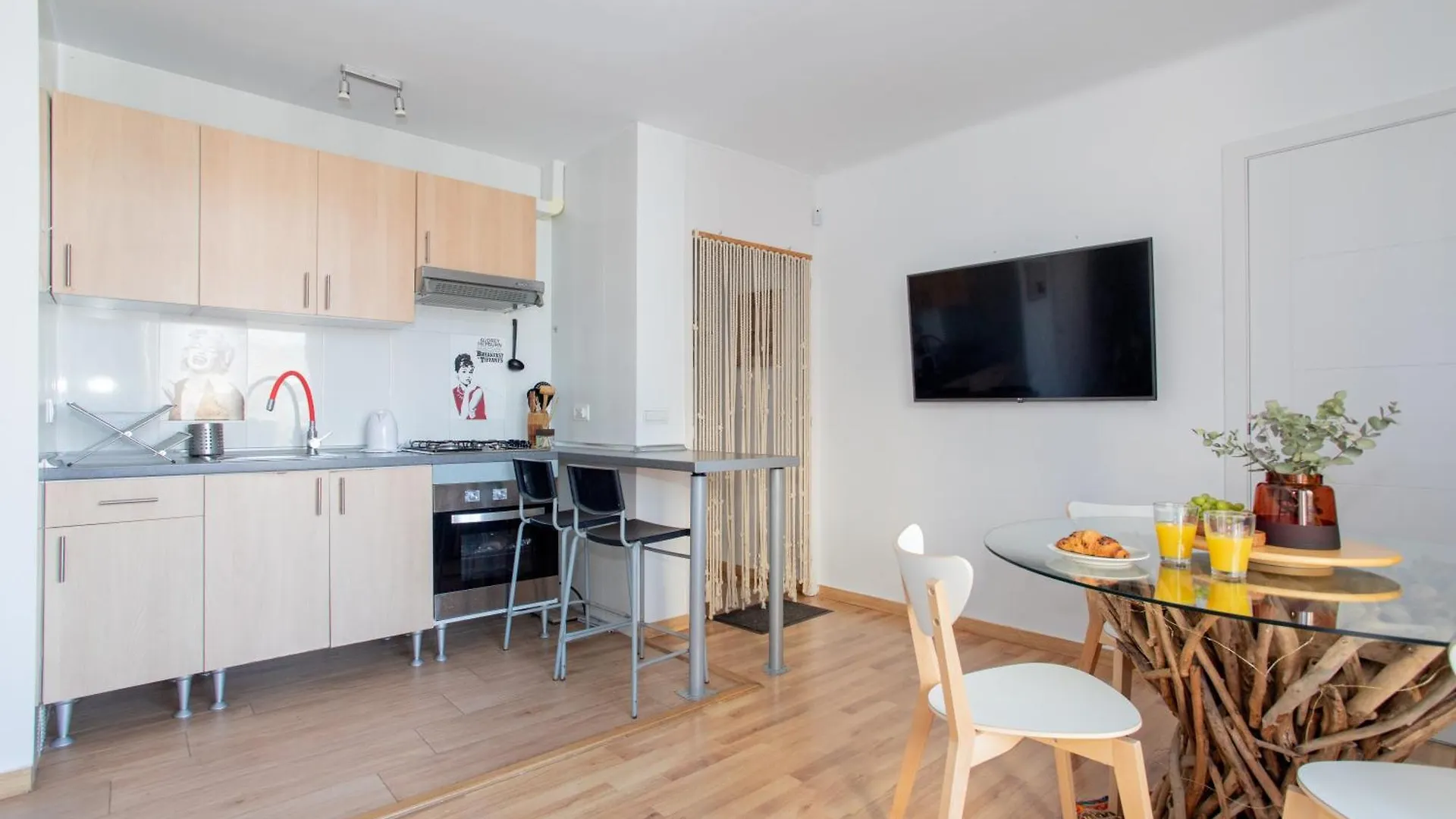 Sunshine & Beach Urban Two-Bedroom Barcelona