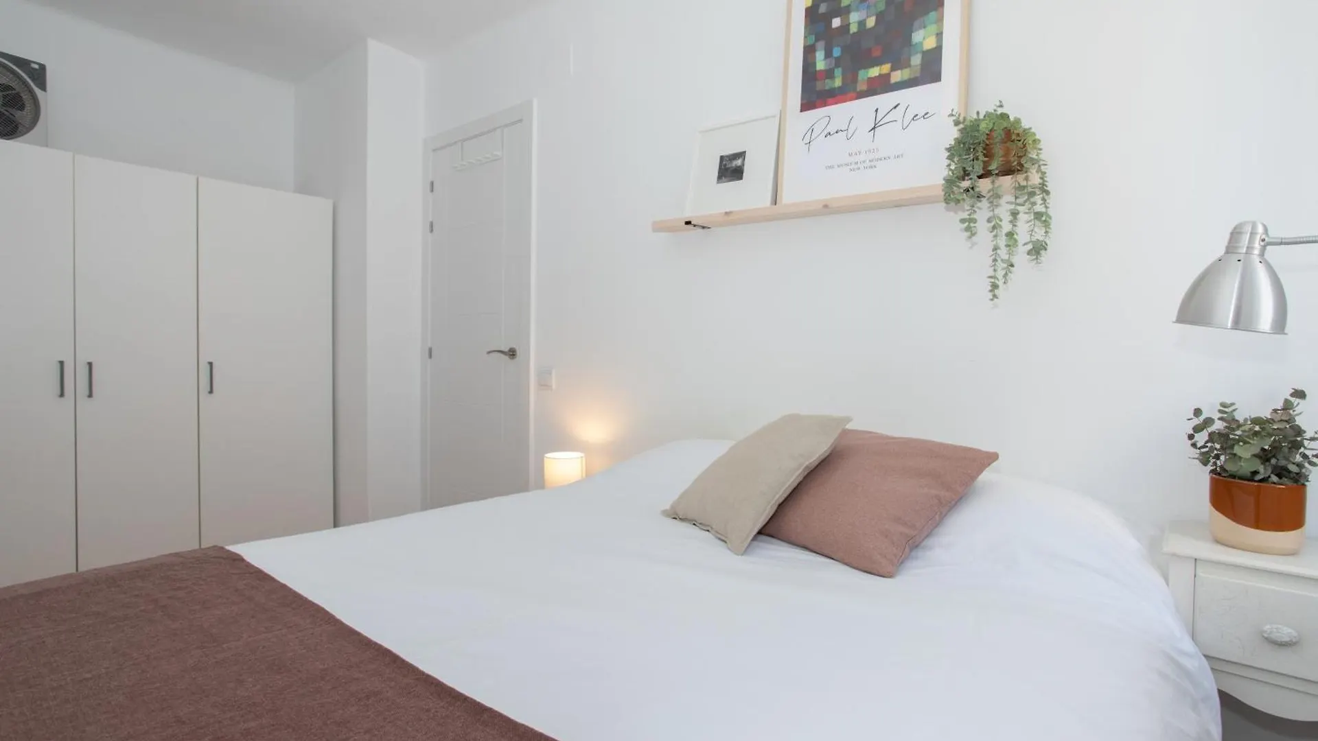 Sunshine & Beach Urban Two-Bedroom Barcelona 0*,  Spain